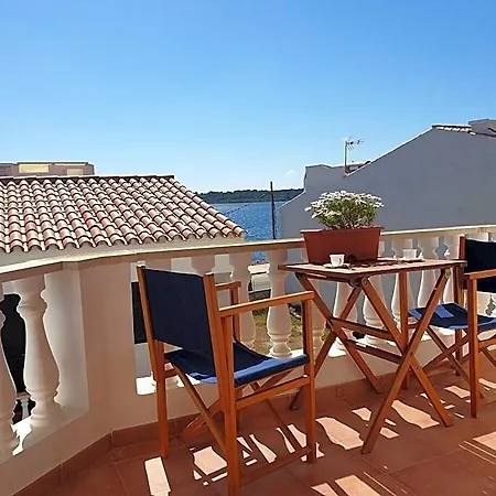 Roca Fornells, Comodo F105 Hotel
